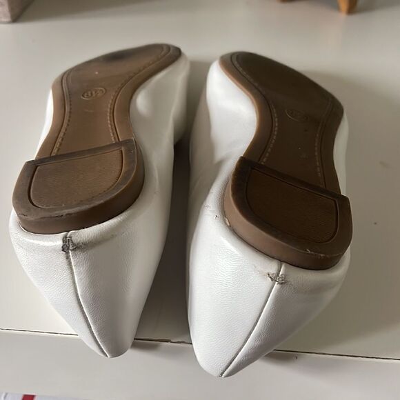 A new day white flats size 8.5 - Picture 7 of 8